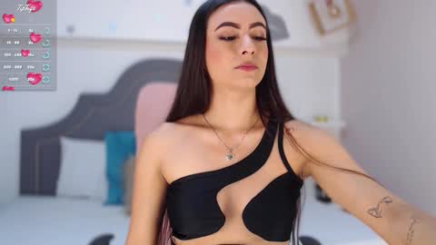 Snapshot of isabella__shine chatting on December 11, 3:58 pm Isa online show from December 11, 3:58 pm