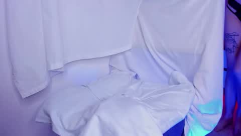 isabella online show from February 10, 6:11 pm