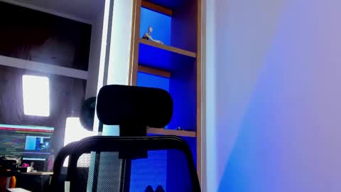 ISABELLA online show from May 2, 9:40 pm