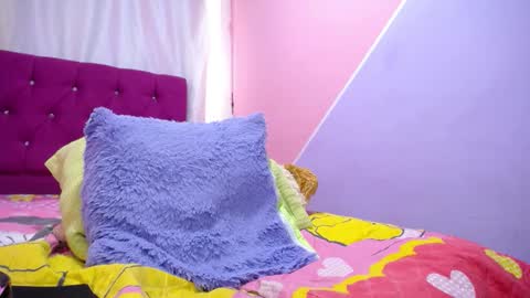 Snapshot of isabella_nice_ chatting on October 1, 3:06 pm abby online show from October 1, 3:06 pm