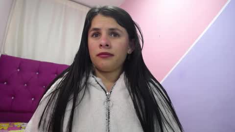 Snapshot of isabella_nice_ chatting on December 7, 1:58 am abby online show from December 7, 1:58 am