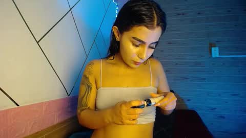 isabella_roseee online show from January 9, 5:12 am