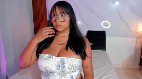 isabella zc online show from December 4, 8:42 pm