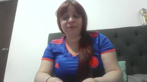 isabellaa_hills_ online show from November 19, 5:13 pm