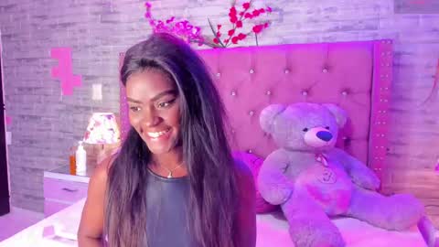 Snapshot of isabellabroms21 chatting on February 20, 8:47 pm v online show from February 20, 8:47 pm