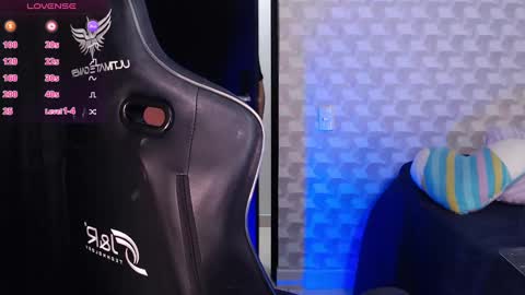 Isabella Mout  online show from February 2, 6:10 pm