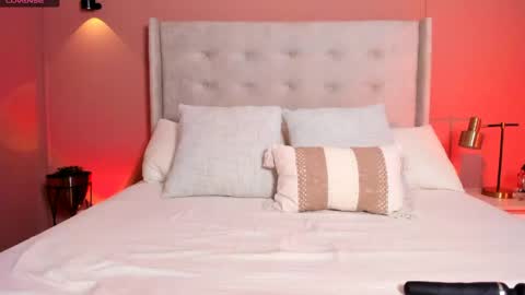 Isabelle Diaz online show from April 21, 8:21 am