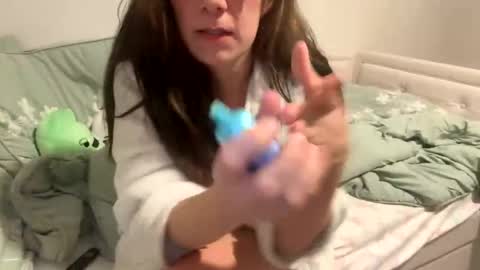isabellenoela online show from January 13, 2:28 am