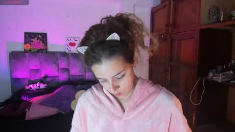 Isabela  online show from October 6, 6:08 am