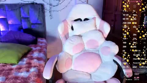 Isabela  online show from June 5, 5:22 am