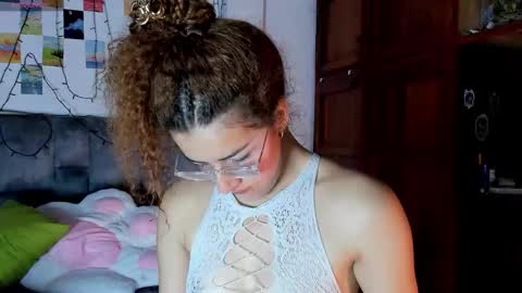 Isabela  online show from February 5, 7:11 am