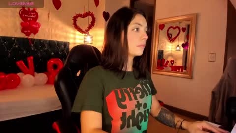 Snapshot of isarogers_dl chatting on February 17, 11:02 am isabel online show from February 17, 11:02 am