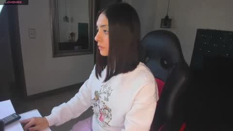 Snapshot of isarogers_dl chatting on January 26, 11:06 am isabel online show from January 26, 11:06 am
