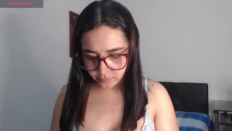 Snapshot of isemma chatting on February 11, 2:46 am Emma online show from February 11, 2:46 am