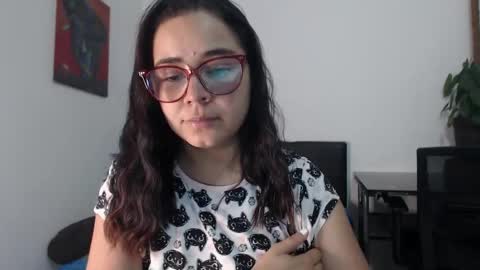 Snapshot of isemma chatting on January 28, 3:25 am Emma online show from January 28, 3:25 am