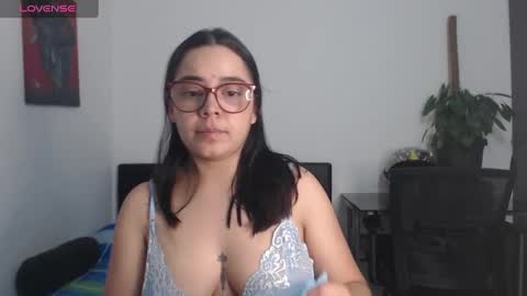Snapshot of isemma chatting on February 5, 3:13 am Emma online show from February 5, 3:13 am