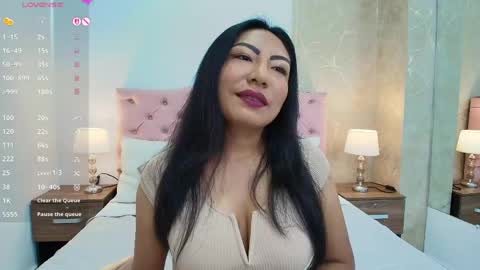 Isis Choi online show from May 29, 7:34 pm