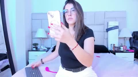 Pauli online show from December 4, 8:49 am