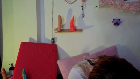 Isisjones18 online show from October 20, 10:18 am