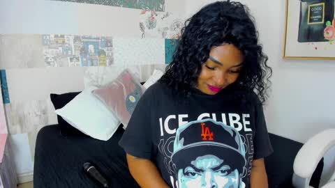 Snapshot of isla_scott chatting on January 13, 11:30 am Vanessa online show from January 13, 11:30 am