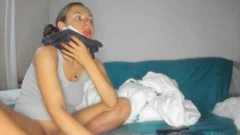 Issabelle online show from September 11, 5:41 am