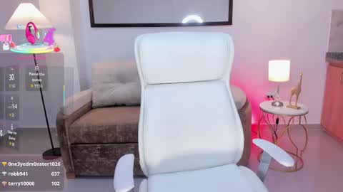 issi_loren online show from October 5, 11:21 pm