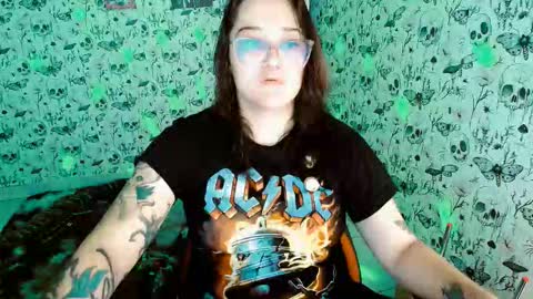 Yiz online show from March 3, 4:51 am