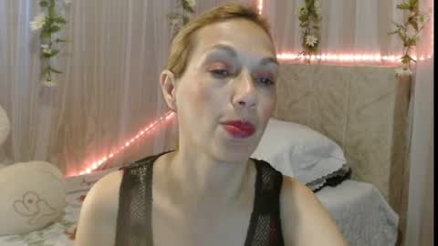 Itala Gomez online show from February 9, 1:25 pm