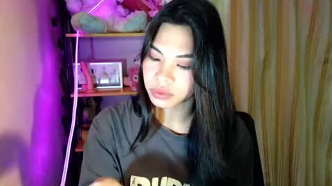 its_chloe20 online show from June 12, 5:21 pm