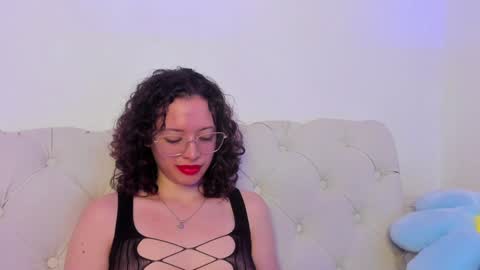 Snapshot of its_marie chatting on December 12, 1:39 pm Maria online show from December 12, 1:39 pm