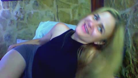 itsmekrissy online show from March 26, 1:52 am