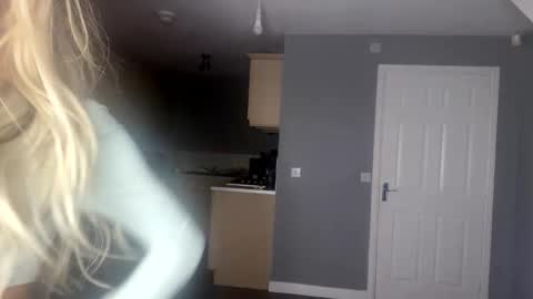 Lola online show from September 14, 6:06 pm