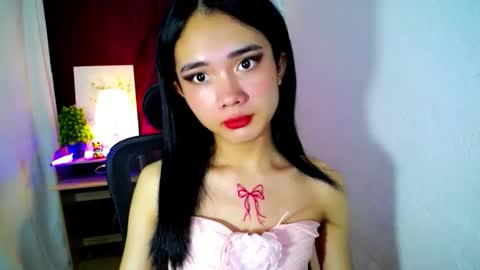 Snapshot of itsmeloveypinay chatting on October 1, 12:43 pm itsmeloveypinay online show from October 1, 12:43 pm