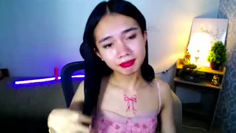 Snapshot of itsmeloveypinay chatting on October 6, 6:56 pm itsmeloveypinay online show from October 6, 6:56 pm