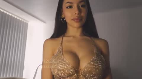 itsssssssme_lana online show from December 31, 4:46 pm