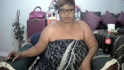 Snapshot of itumeleng74 chatting on January 24, 11:15 am itumeleng74 online show from January 24, 11:15 am