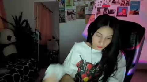 ivanna_essis online show from December 19, 2:05 am