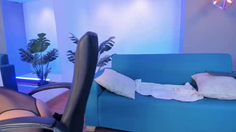 Snapshot of ivannafoxx_ chatting on October 17, 2:09 pm ivanna online show from October 17, 2:09 pm