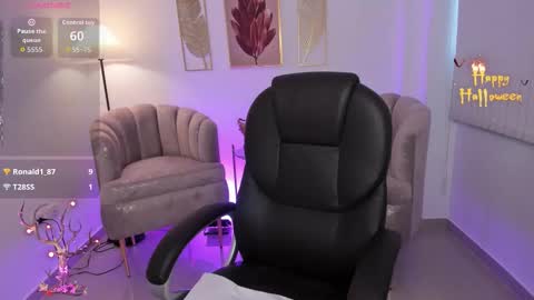 IVONEE online show from November 4, 11:26 am