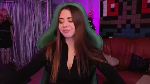 ivorywood_ online show from December 21, 11:03 am