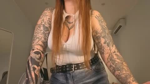Snapshot of ivyhoney chatting on October 1, 9:03 am IVY - Follow me 3 online show from October 1, 9:03 am