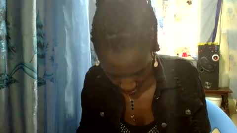 ivyk_ online show from March 26, 9:33 am