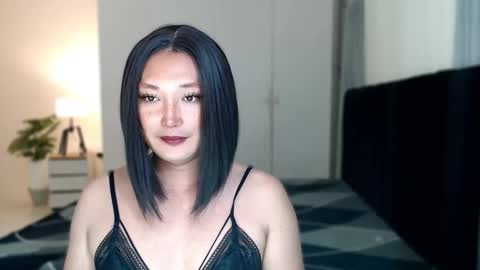 iya_hermosa online show from January 14, 12:32 pm