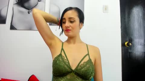 Snapshot of izzy_cum chatting on December 27, 2:12 pm Izzy online show from December 27, 2:12 pm