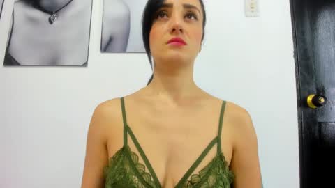 Snapshot of izzy_cum chatting on January 4, 2:56 pm Izzy online show from January 4, 2:56 pm