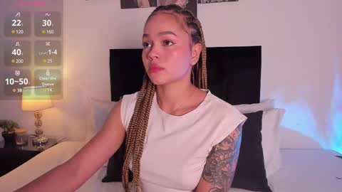 Snapshot of izzy_vega chatting on March 8, 11:18 pm Izzy vega online show from March 8, 11:18 pm