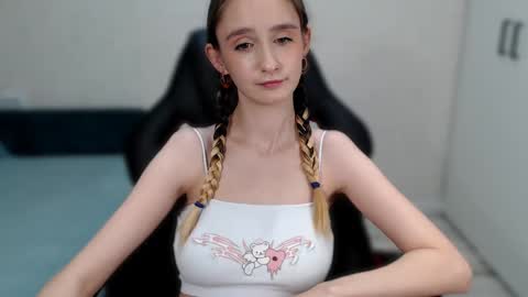 Snapshot of jackie__morgan chatting on January 26, 12:37 am jackie__morgan online show from January 26, 12:37 am