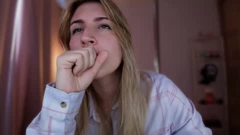 Linda Sofia help me get to 100 thumbs up online show from May 30, 1:31 pm