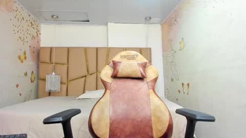 Jade Greeyy  online show from October 26, 5:25 am