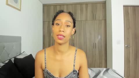 Snapshot of jade_obi chatting on September 17, 4:16 pm Jade smile online show from September 17, 4:16 pm